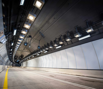 The role of tunnel lights